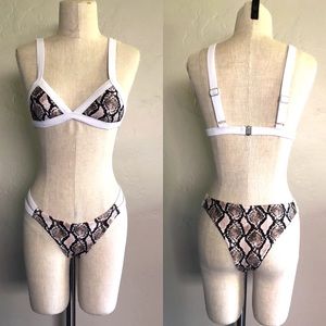 NEW WITH TAGS SNAKE PRINT WHITE TRIM BIKINI -S